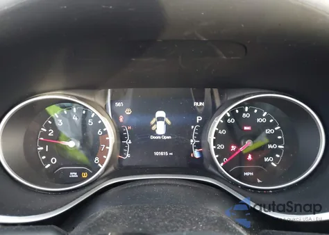 2018 Jeep Compass Latitude 4X4 z USA, uszkodzony, nr VIN 3C4NJDBBXJT115072